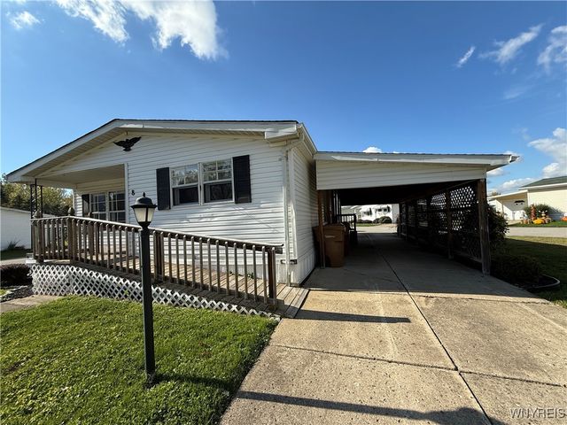 8 Holly Lane, Cheektowaga, NY 14227