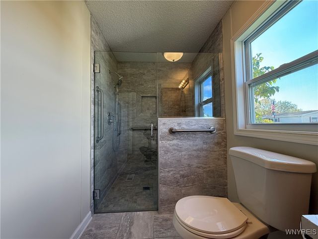 8 Holly Lane, Cheektowaga, NY 14227