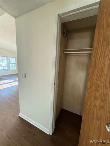 8 Holly Lane, Cheektowaga, NY 14227