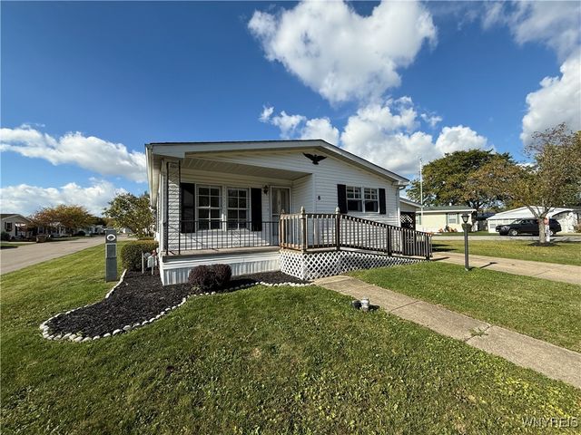 8 Holly Lane, Cheektowaga, NY 14227