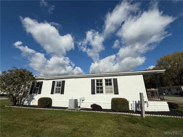 8 Holly Lane, Cheektowaga, NY 14227