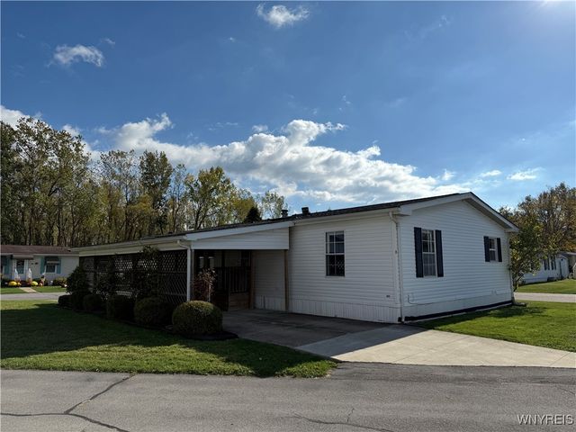 8 Holly Lane, Cheektowaga, NY 14227