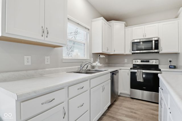6897 Woodward Way, Plainfield, IN 46168