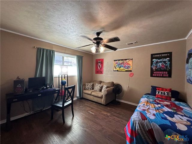 103 Oxford Street, Victoria, TX 77904