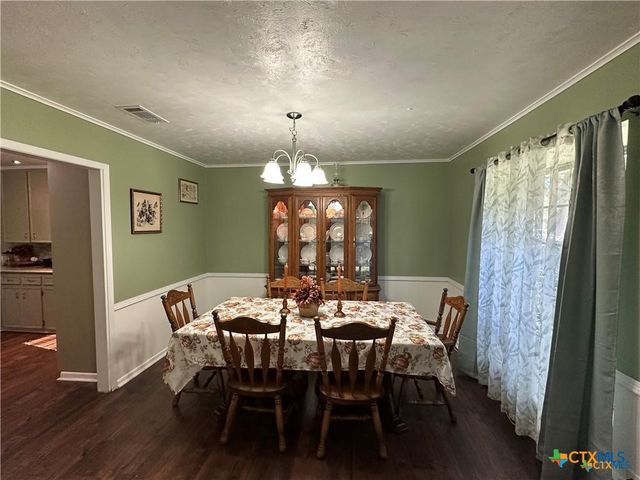 103 Oxford Street, Victoria, TX 77904