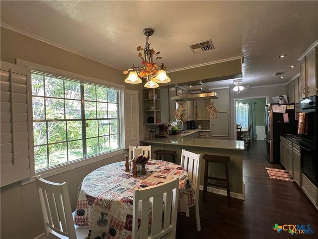 103 Oxford Street, Victoria, TX 77904