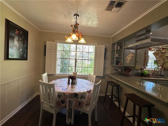 103 Oxford Street, Victoria, TX 77904