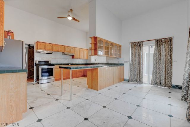 4880 Dorrell Lane, Las Vegas, NV 89131