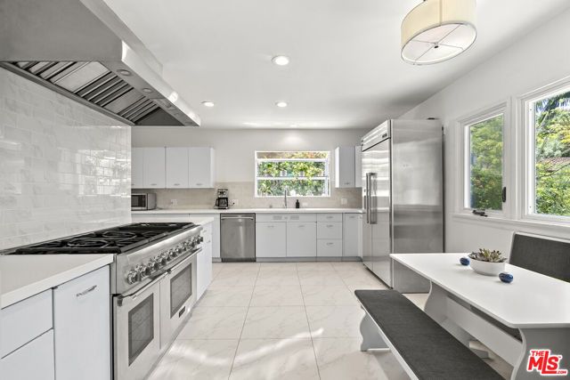 1972 Outpost Circle, Los Angeles, CA 90068