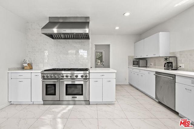 1972 Outpost Circle, Los Angeles, CA 90068