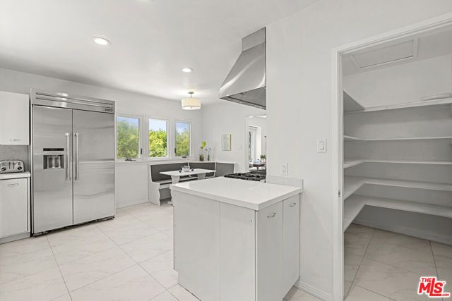 1972 Outpost Circle, Los Angeles, CA 90068
