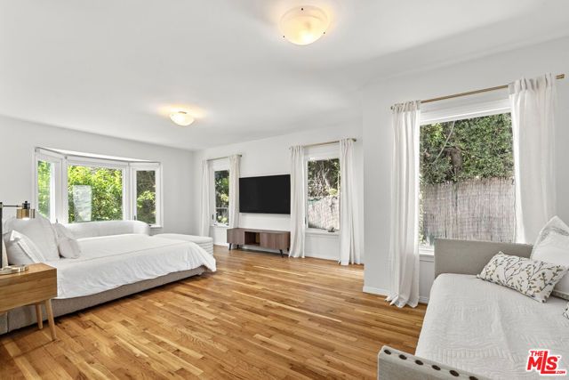 1972 Outpost Circle, Los Angeles, CA 90068