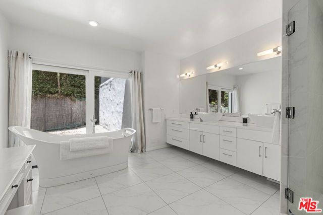 1972 Outpost Circle, Los Angeles, CA 90068