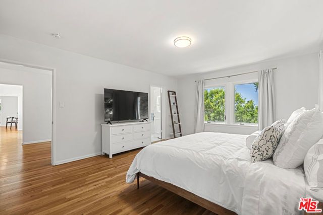 1972 Outpost Circle, Los Angeles, CA 90068