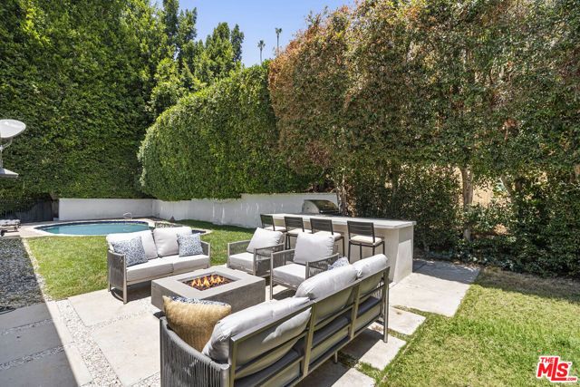 1972 Outpost Circle, Los Angeles, CA 90068