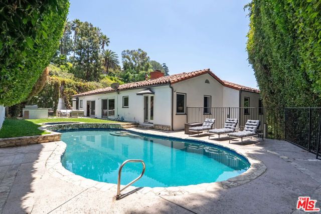 1972 Outpost Circle, Los Angeles, CA 90068