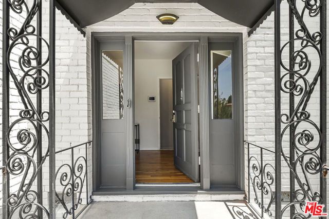 1972 Outpost Circle, Los Angeles, CA 90068