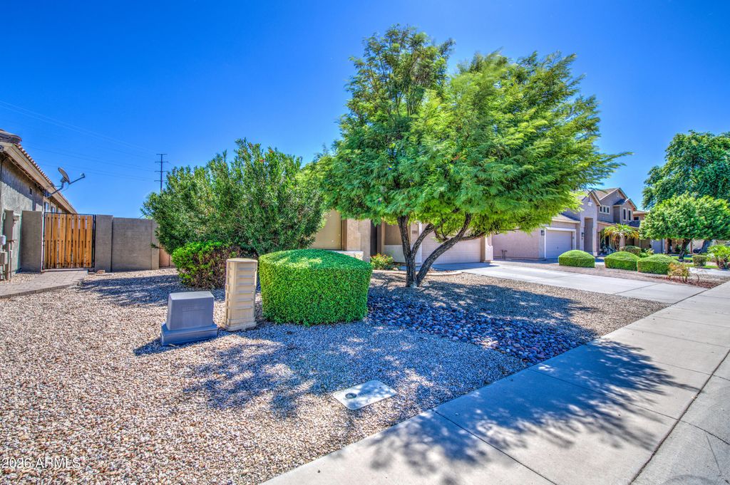 2579 S PONDEROSA Drive, Gilbert, AZ 85295 — photo 4