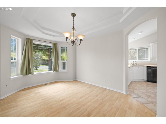 18029 CHICKAREE Dr, Oregon City, OR 97045