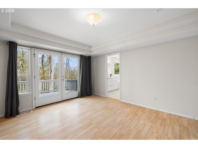 18029 CHICKAREE Dr, Oregon City, OR 97045