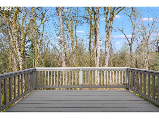 18029 CHICKAREE Dr, Oregon City, OR 97045