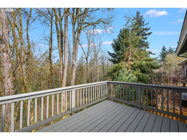 18029 CHICKAREE Dr, Oregon City, OR 97045