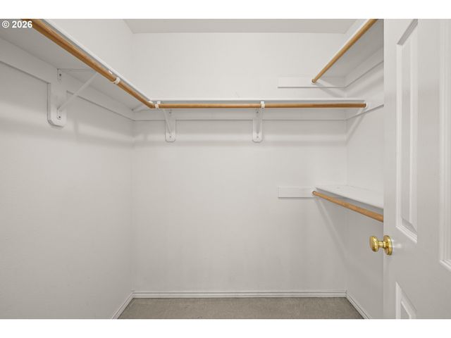 18029 CHICKAREE Dr, Oregon City, OR 97045