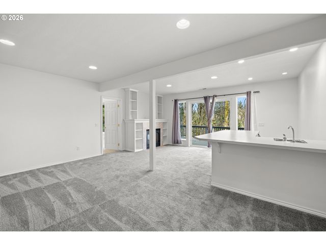 18029 CHICKAREE Dr, Oregon City, OR 97045