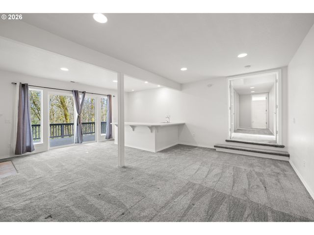 18029 CHICKAREE Dr, Oregon City, OR 97045