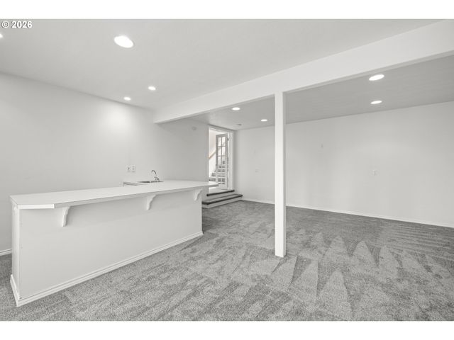 18029 CHICKAREE Dr, Oregon City, OR 97045