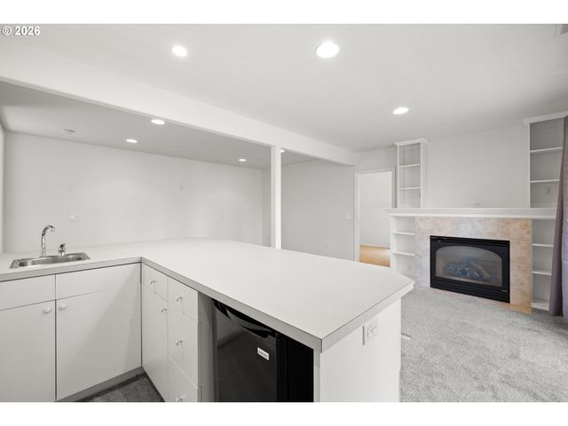 18029 CHICKAREE Dr, Oregon City, OR 97045