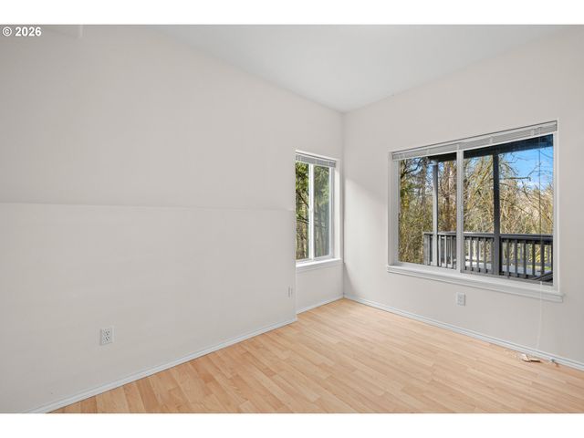 18029 CHICKAREE Dr, Oregon City, OR 97045