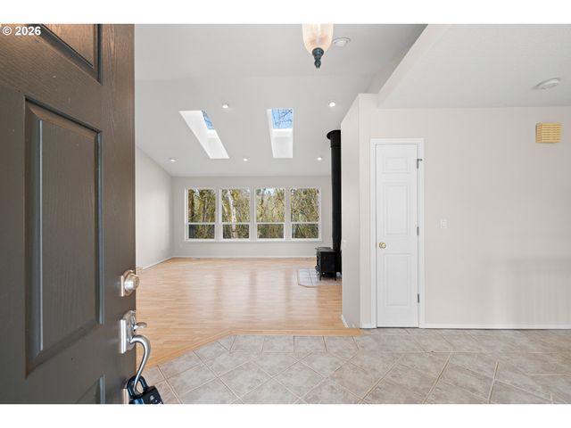 18029 CHICKAREE Dr, Oregon City, OR 97045