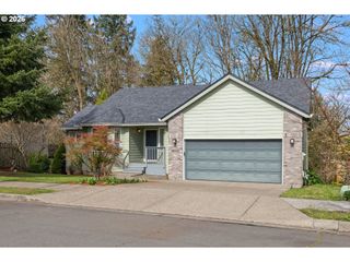 18029 CHICKAREE Dr, Oregon City, OR 97045