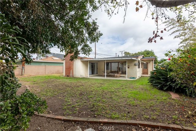 2843 Lomina, Long Beach, CA 90815