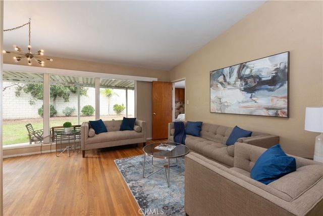 2843 Lomina, Long Beach, CA 90815