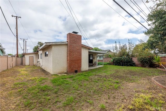 2843 Lomina, Long Beach, CA 90815