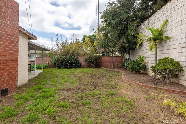 2843 Lomina, Long Beach, CA 90815