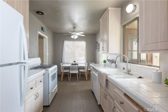 2843 Lomina, Long Beach, CA 90815