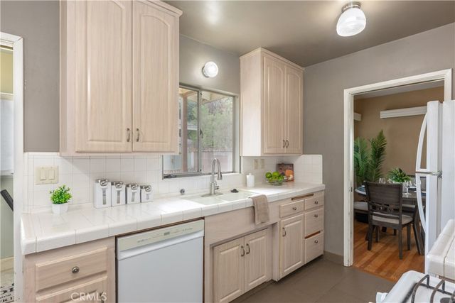 2843 Lomina, Long Beach, CA 90815