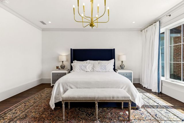 5526 Glenwick Lane, Dallas, TX 75209