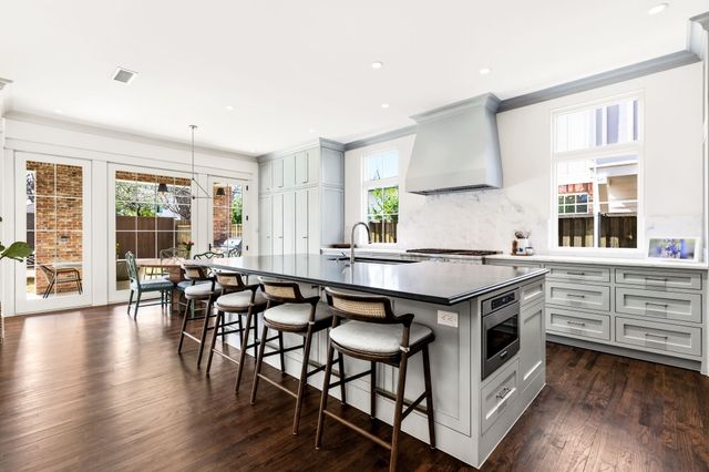 5526 Glenwick Lane, Dallas, TX 75209