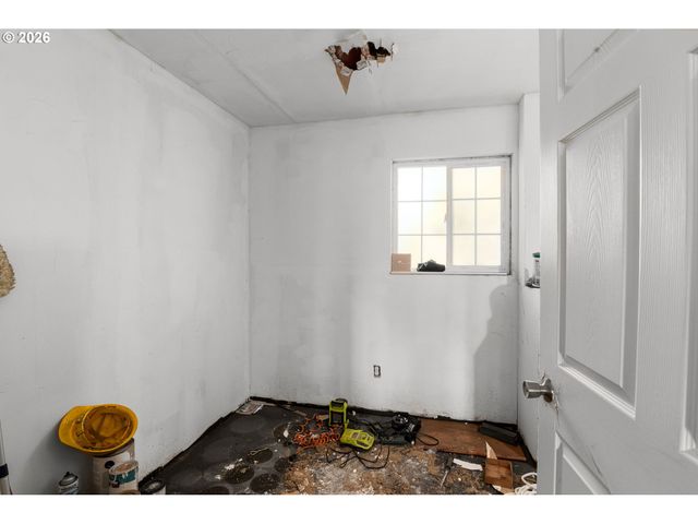 13670 Sw 21ST St, Beaverton, OR 97008