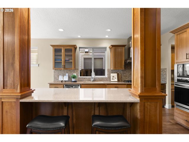 16630 Nw VETTER Dr, Portland, OR 97229