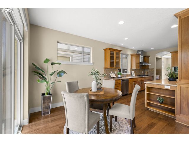 16630 Nw VETTER Dr, Portland, OR 97229