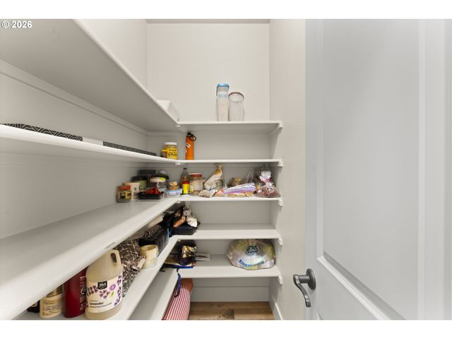 16630 Nw VETTER Dr, Portland, OR 97229