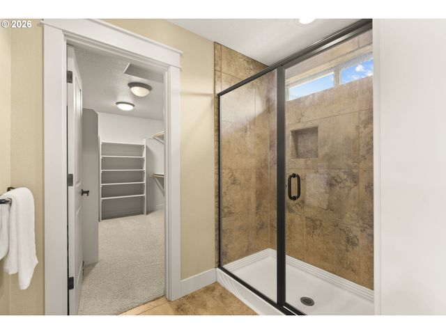 16630 Nw VETTER Dr, Portland, OR 97229