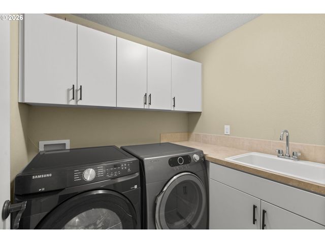 16630 Nw VETTER Dr, Portland, OR 97229