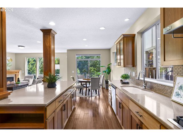 16630 Nw VETTER Dr, Portland, OR 97229