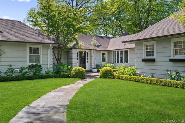 100 Ocean Avenue, Lawrence, NY 11559